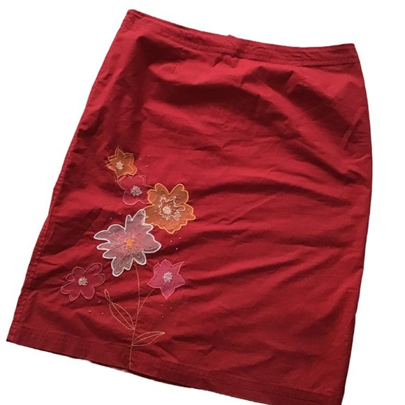 Susan Bristol Red Skirt With Beading and Floral Details Size 8 - Picture 9 of 11